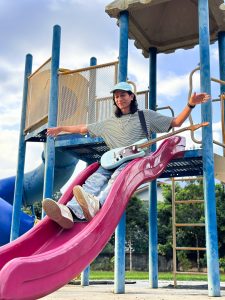 Sunny Club – Senyumlah